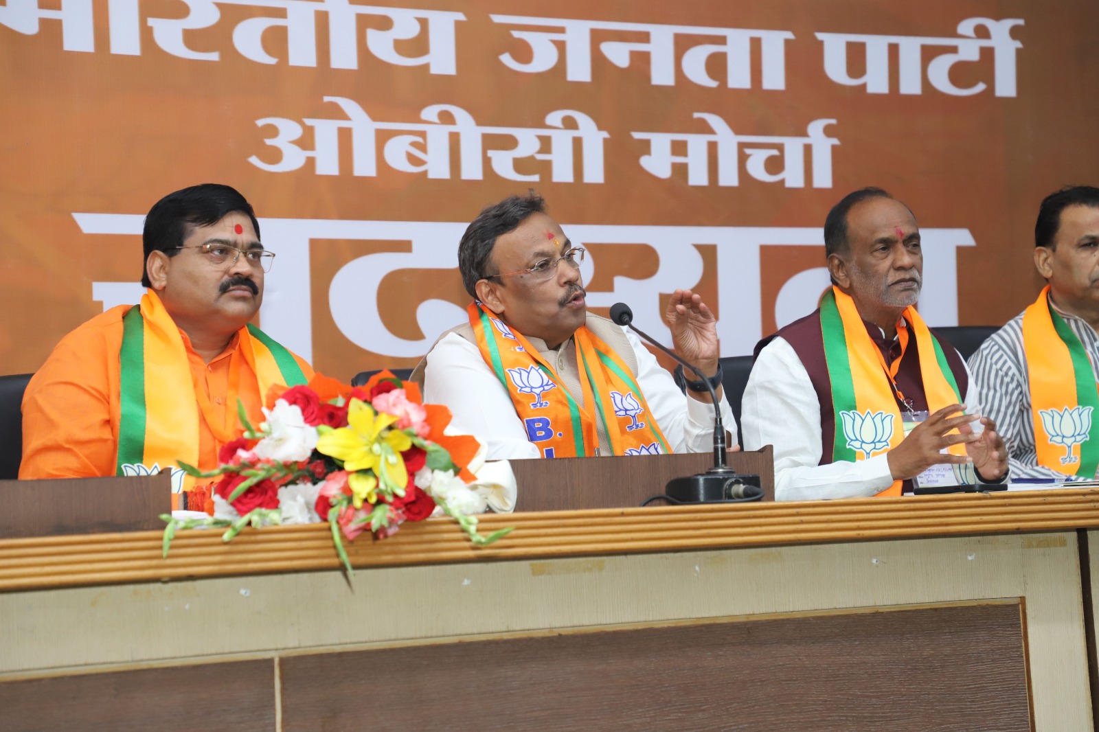 भाजपा महामंत्री विनोद तावड़े बैठक संबोधित करते हुए भाजपा महामंत्री विनोद तावड़े बैठक संबोधित करते हुए