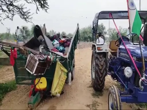 एक्सीडेंट में क्षतिग्रस्त वाहन। एक्सीडेंट में क्षतिग्रस्त वाहन।