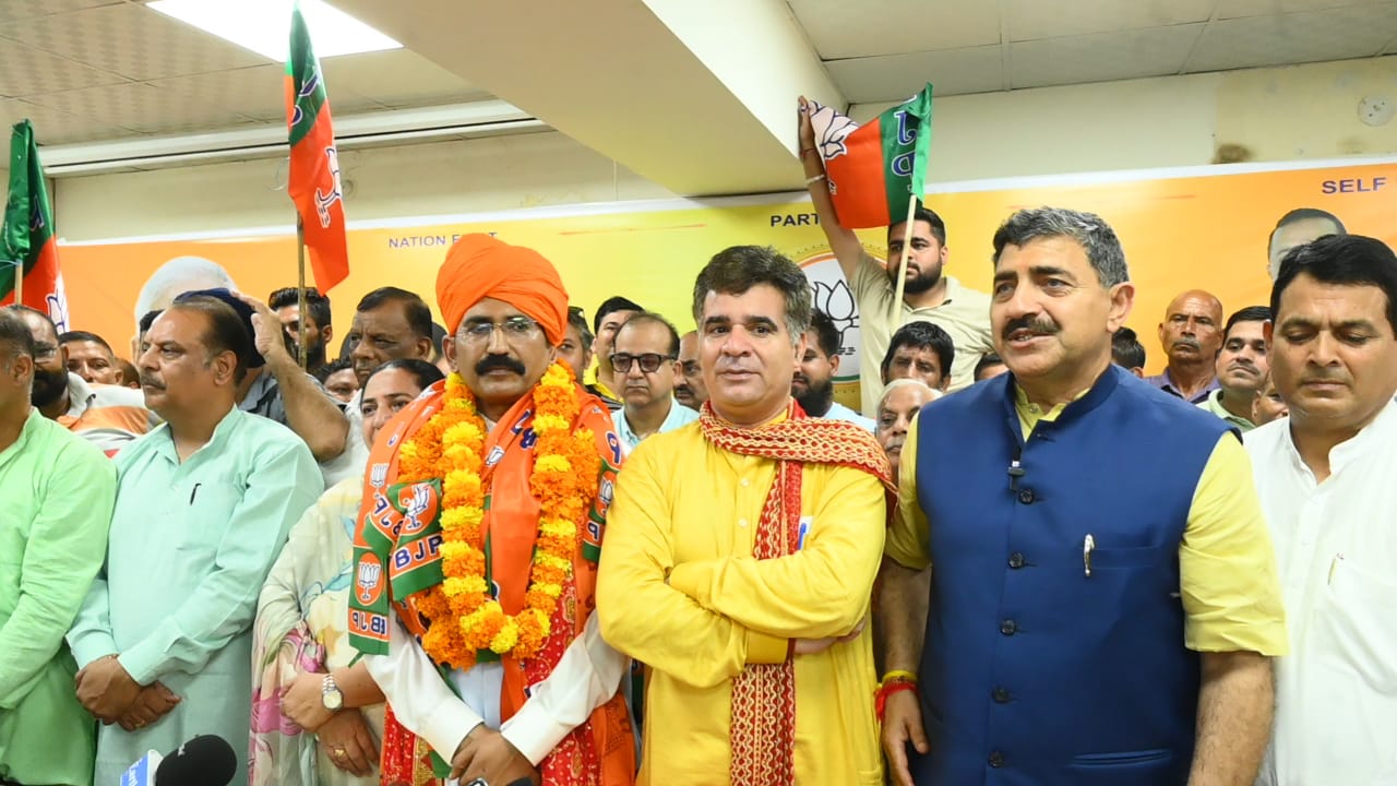 पूर्व एसएसपी मोहन लाल भगत भाजपा में शामिल