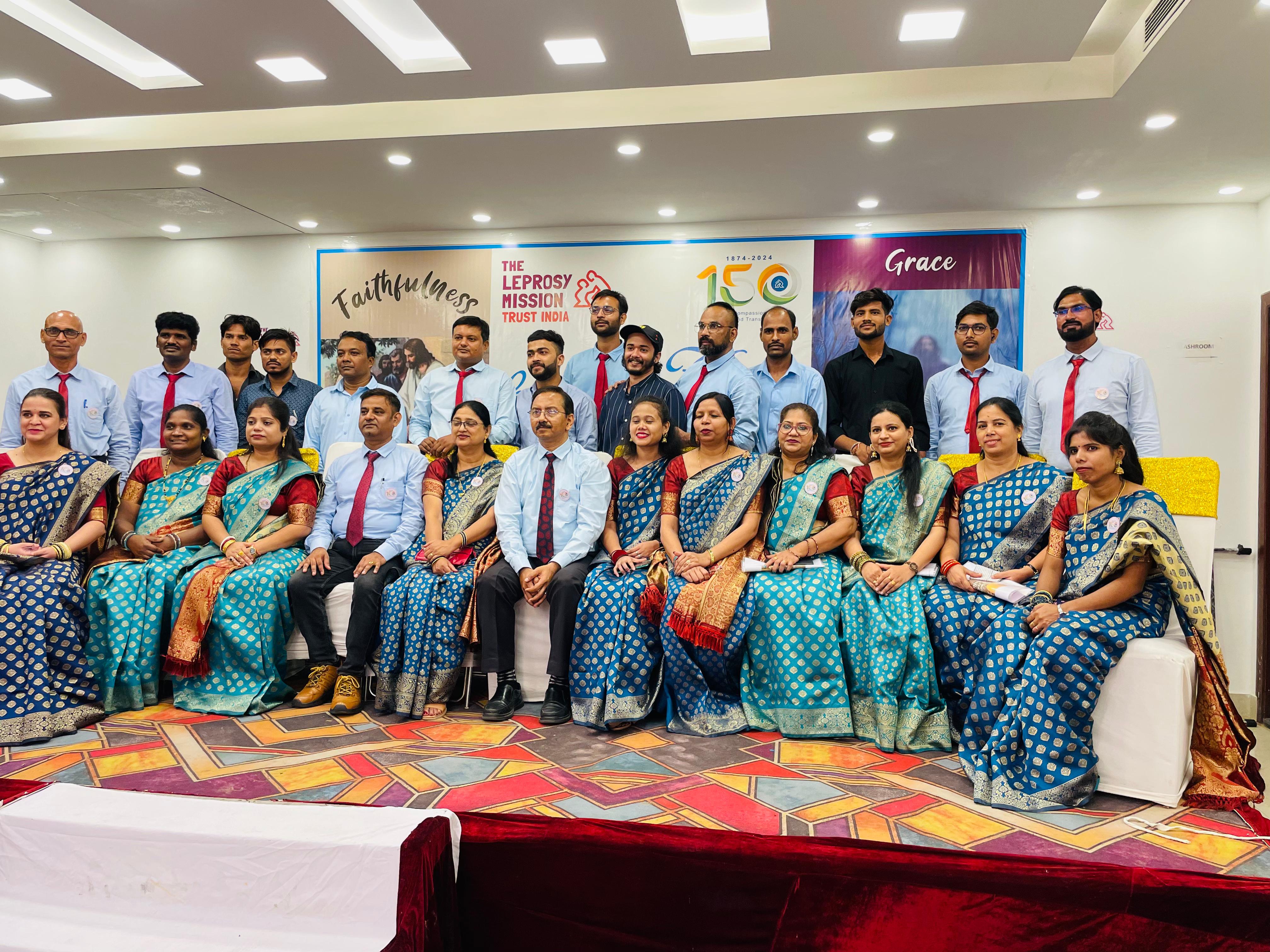 समाज या राष्ट्र के विकास के रूप में सेवा करना ही सबसे बड़ा धर्म है। समाज या राष्ट्र के विकास के रूप में सेवा करना ही सबसे बड़ा धर्म है।