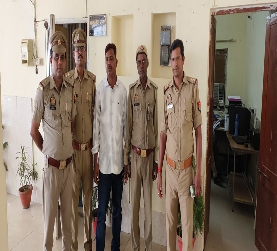 उप्र पुलिस आरक्षी भर्ती परीक्षा के तीसरे दिन कानपुर में साल्वर समेत दो के खिलाफ मुकदमा,गिरफ्तार