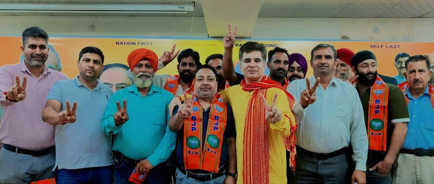 डॉ. कासिम चौधरी समर्थकों सहित भाजपा में शामिल डॉ. कासिम चौधरी समर्थकों सहित भाजपा में शामिल
