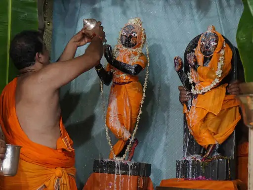 कृष्ण जन्माष्टमी: जयपुर में राधा-दामोदर मंदिर में दिन में जन्मे कन्हैया कृष्ण जन्माष्टमी: जयपुर में राधा-दामोदर मंदिर में दिन में जन्मे कन्हैया