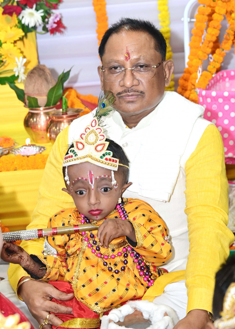 भगवान श्रीकृष्ण का जन्मोत्सव मुख्यमंत्री निवास में भगवान श्रीकृष्ण का जन्मोत्सव मुख्यमंत्री निवास में