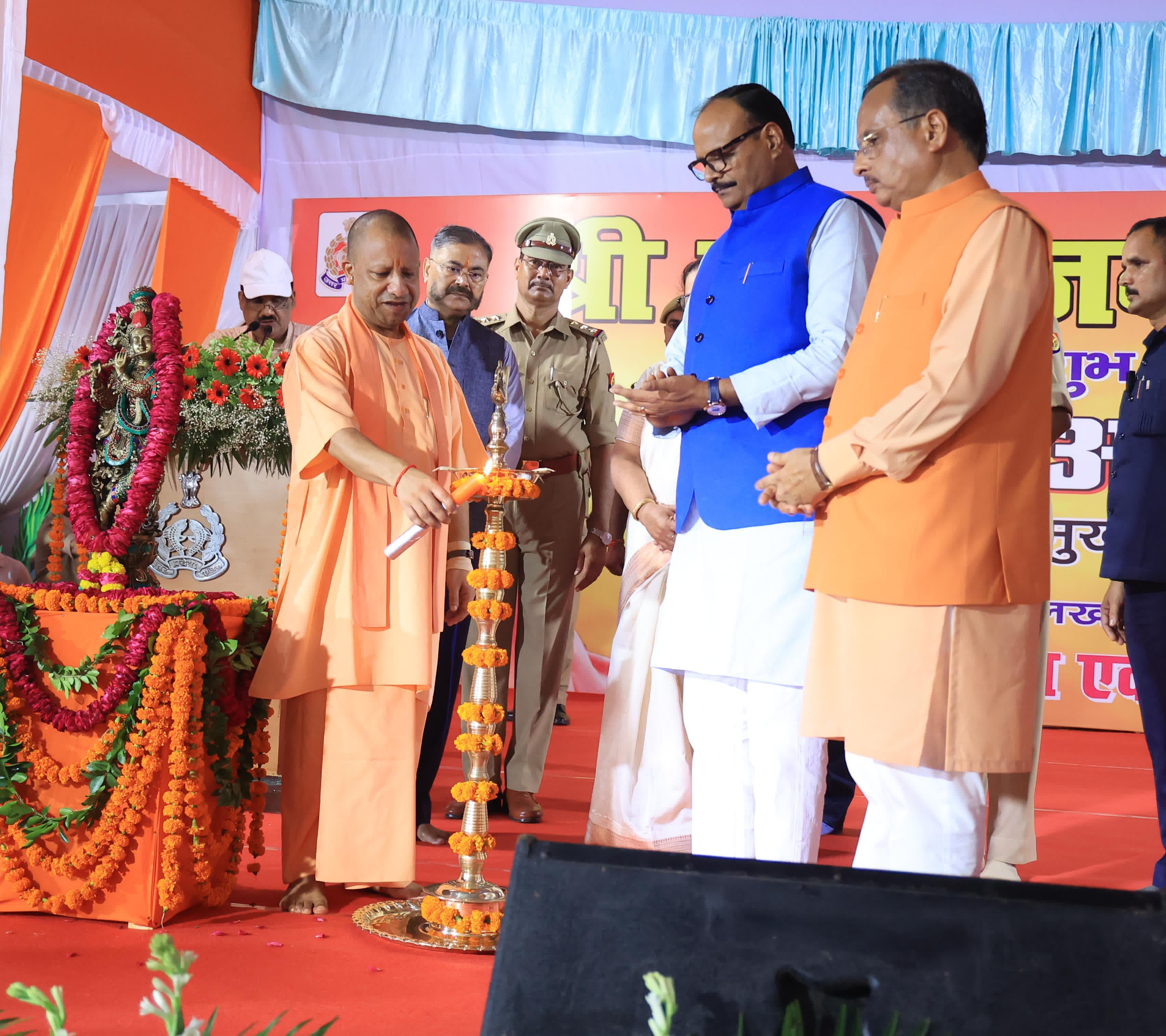 श्रीकृष्ण जन्माष्टमी पर रिजर्व पुलिस लाइंस में आयोजित कार्यक्रम में शामिल हुए मुख्यमंत्री श्रीकृष्ण जन्माष्टमी पर रिजर्व पुलिस लाइंस में आयोजित कार्यक्रम में शामिल हुए मुख्यमंत्री