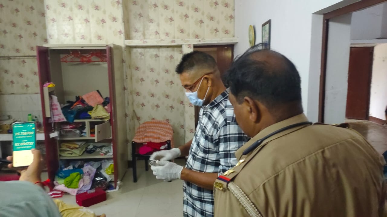 जिला सूचना अधिकारी के घर चोरी, मौके पर पहुंची पुलिस व फोरेंसिक टीम जांच में जुटी