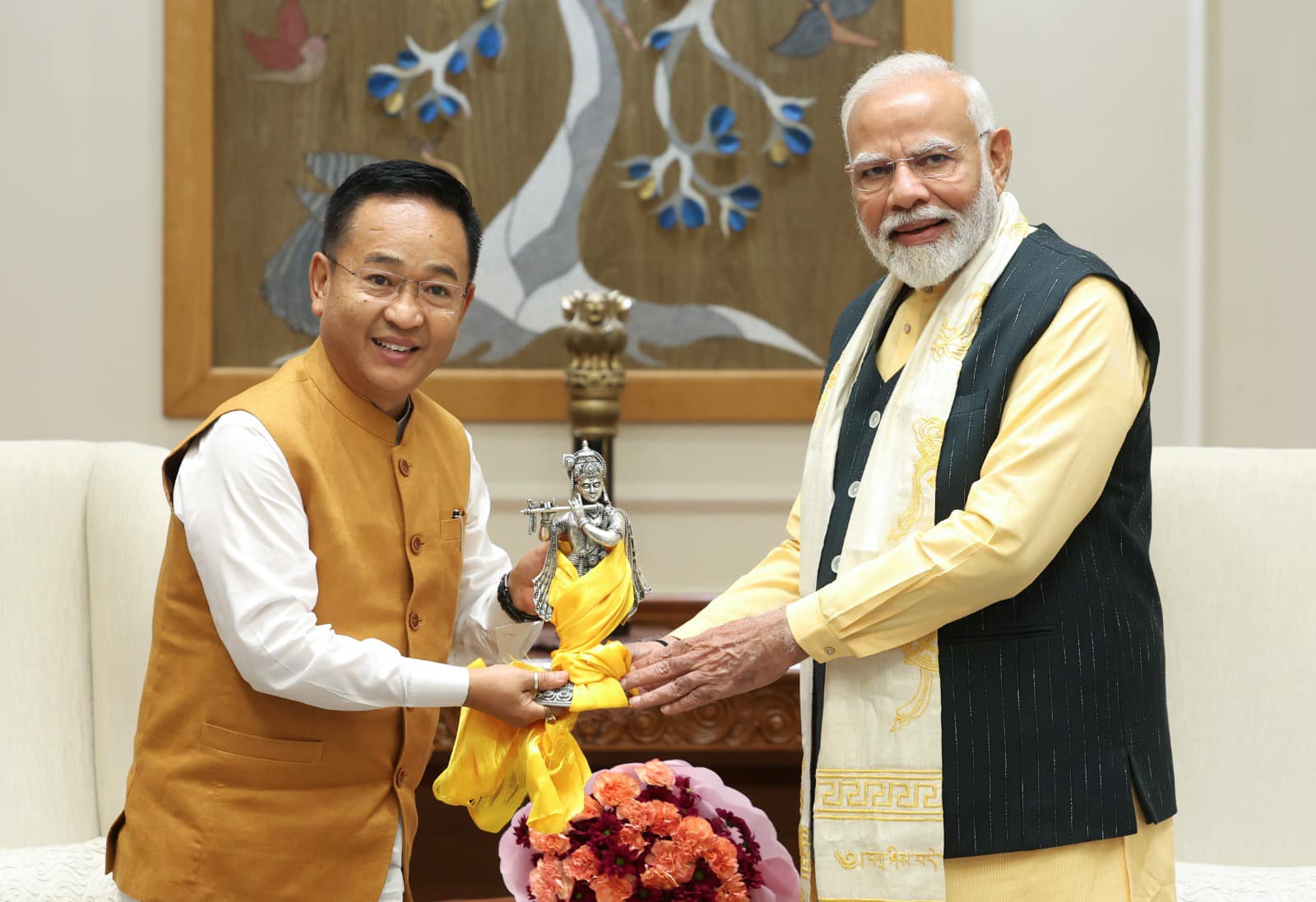 मुख्यमंत्री प्रेम सिंह तमांग ने प्रधानमंत्री नरेन्द्र मोदी से मुलाकात की मुख्यमंत्री प्रेम सिंह तमांग ने प्रधानमंत्री नरेन्द्र मोदी से मुलाकात की