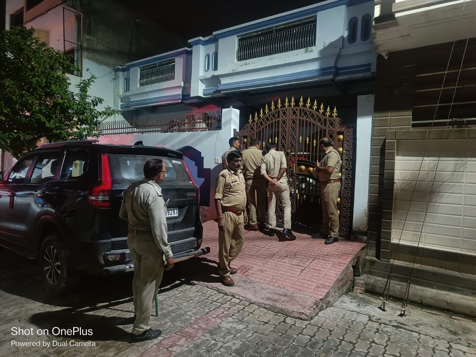 जमीन मामले में गिरफ्तार पत्रकार अवनीश दीक्षित गिरोह के दो सदस्यों की तलाश में दबिस जमीन मामले में गिरफ्तार पत्रकार अवनीश दीक्षित गिरोह के दो सदस्यों की तलाश में दबिस