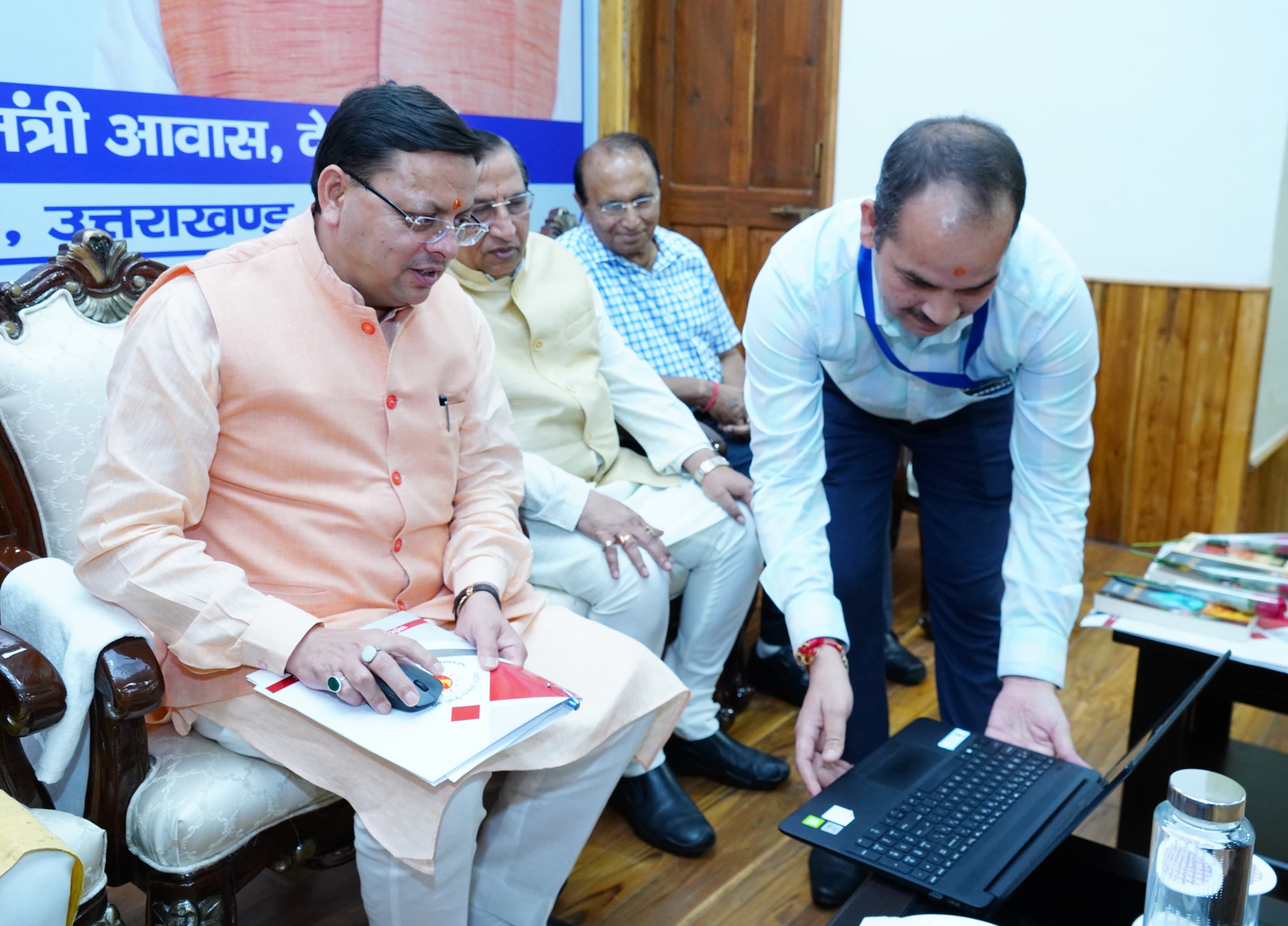 मुख्यमंत्री मंगलवार को मुख्यमंत्री आवास स्थित मुख्य सेवक सदन में राज्य के मेधावी छात्रों के लिए नेशनल इंस्टीट्यूशनल रैंकिंग फ्रेमवर्क (एन.आई.आर.एफ) इंस्टीट्यूट के लिए पोर्टल का शुभांरभ करते। मुख्यमंत्री मंगलवार को मुख्यमंत्री आवास स्थित मुख्य सेवक सदन में राज्य के मेधावी छात्रों के लिए नेशनल इंस्टीट्यूशनल रैंकिंग फ्रेमवर्क (एन.आई.आर.एफ) इंस्टीट्यूट के लिए पोर्टल का शुभांरभ करते।