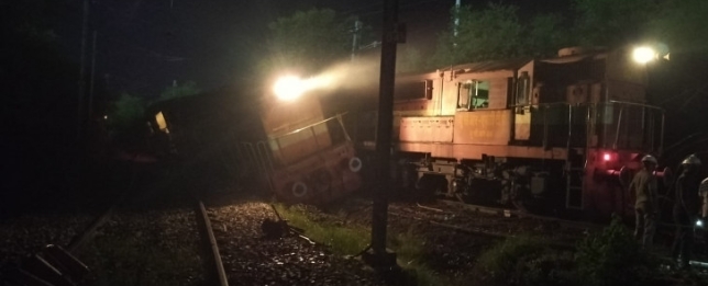 ट्रैक से उतरी मालगाड़ी ट्रैक से उतरी मालगाड़ी
