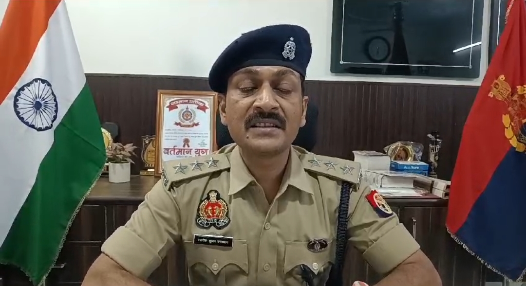 जानकारी देते एसीपी जानकारी देते एसीपी