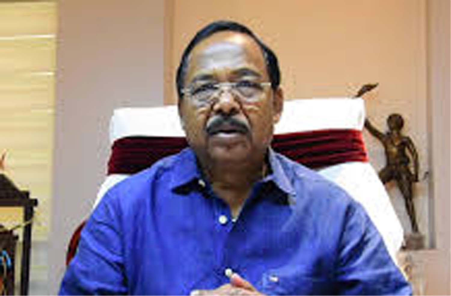 मंत्री रामविचार नेताम ने झिंगिया ओरांव के निधन पर दी श्रद्धांजलि मंत्री रामविचार नेताम ने झिंगिया ओरांव के निधन पर दी श्रद्धांजलि
