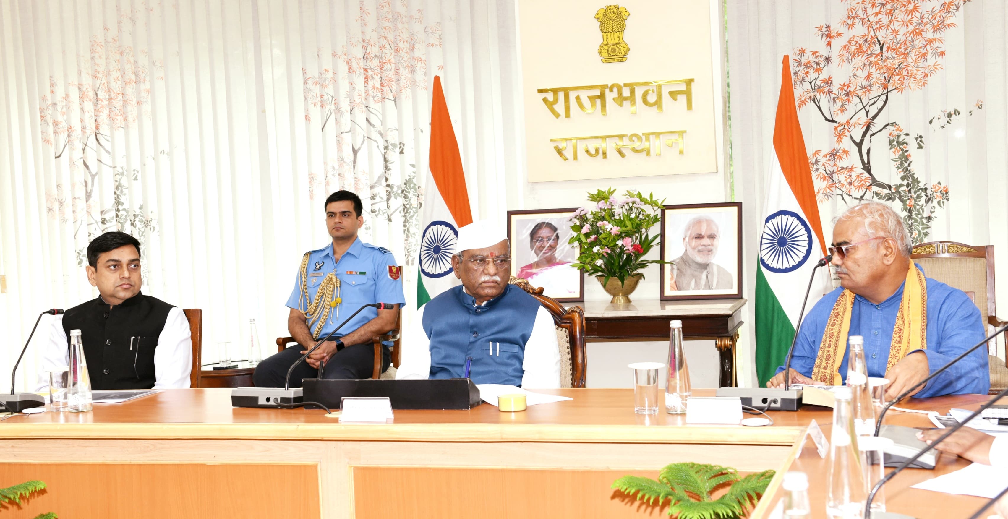राज्यपाल ने शिक्षा विभाग की विशेष समीक्षा बैठक ली राज्यपाल ने शिक्षा विभाग की विशेष समीक्षा बैठक ली