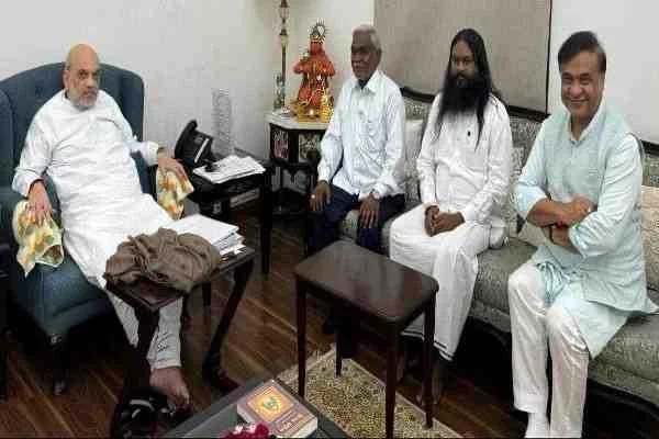 केंद्रीय गृह मंत्री अमित शाह, हिमंता विश्वा सरमा और चंपाई सोरेन व बाबूलाल सोरेन केंद्रीय गृह मंत्री अमित शाह, हिमंता विश्वा सरमा और चंपाई सोरेन व बाबूलाल सोरेन