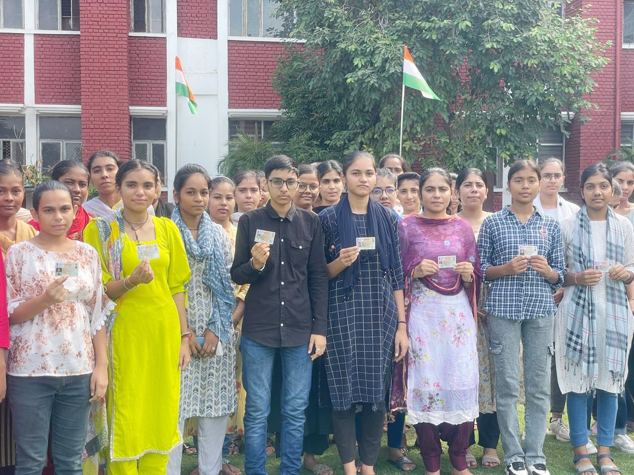 सोनीपत: मतदाता जागरूकता कार्यक्रम में छात्राएं। सोनीपत: मतदाता जागरूकता कार्यक्रम में छात्राएं।