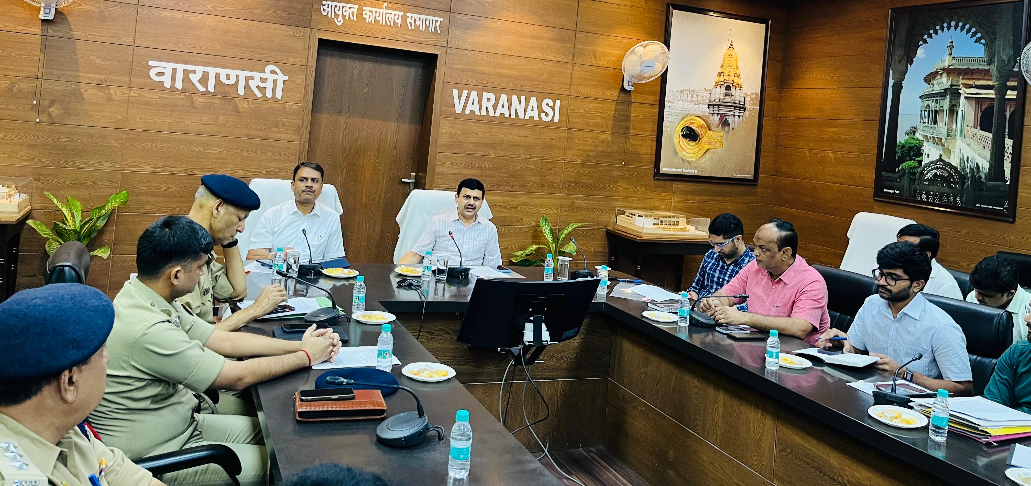 प्रशासनिक बैठक: फोटो बच्चा गुप्ता प्रशासनिक बैठक: फोटो बच्चा गुप्ता