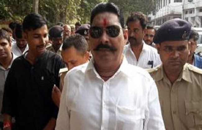 बाहुबली पूर्व विधायक अनंत सिंह कोर्ट में पेशी के दौैरान बाहुबली पूर्व विधायक अनंत सिंह कोर्ट में पेशी के दौैरान