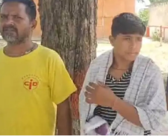 शिकायत करने पहुंचे पीडित परिजन शिकायत करने पहुंचे पीडित परिजन