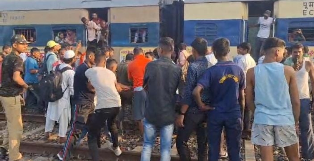 रूकी हुई ट्रेन रूकी हुई ट्रेन