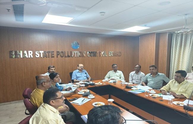 बिहार प्रदूषण नियंतण की बैठक के दौरान अधिकारीगण बिहार प्रदूषण नियंतण की बैठक के दौरान अधिकारीगण