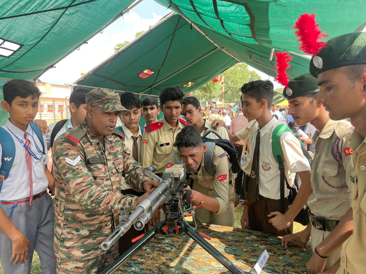 युवाओं को प्रेरित करने के लिए मेरठ कैंट ने शानदार अपनी सेना को जानो प्रदर्शनी का आयोजन किया युवाओं को प्रेरित करने के लिए मेरठ कैंट ने शानदार अपनी सेना को जानो प्रदर्शनी का आयोजन किया
