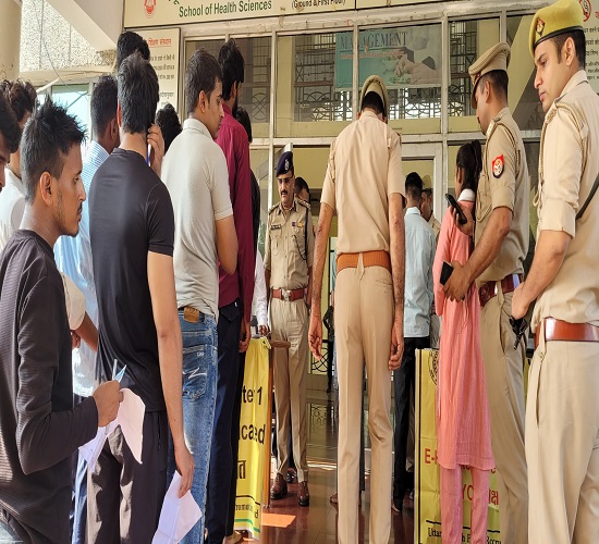 कानपुर: कड़ी सुरक्षा के बीच चौथे दिन शुरू हुई उप्र पुलिस आरक्षी भर्ती परीक्षा