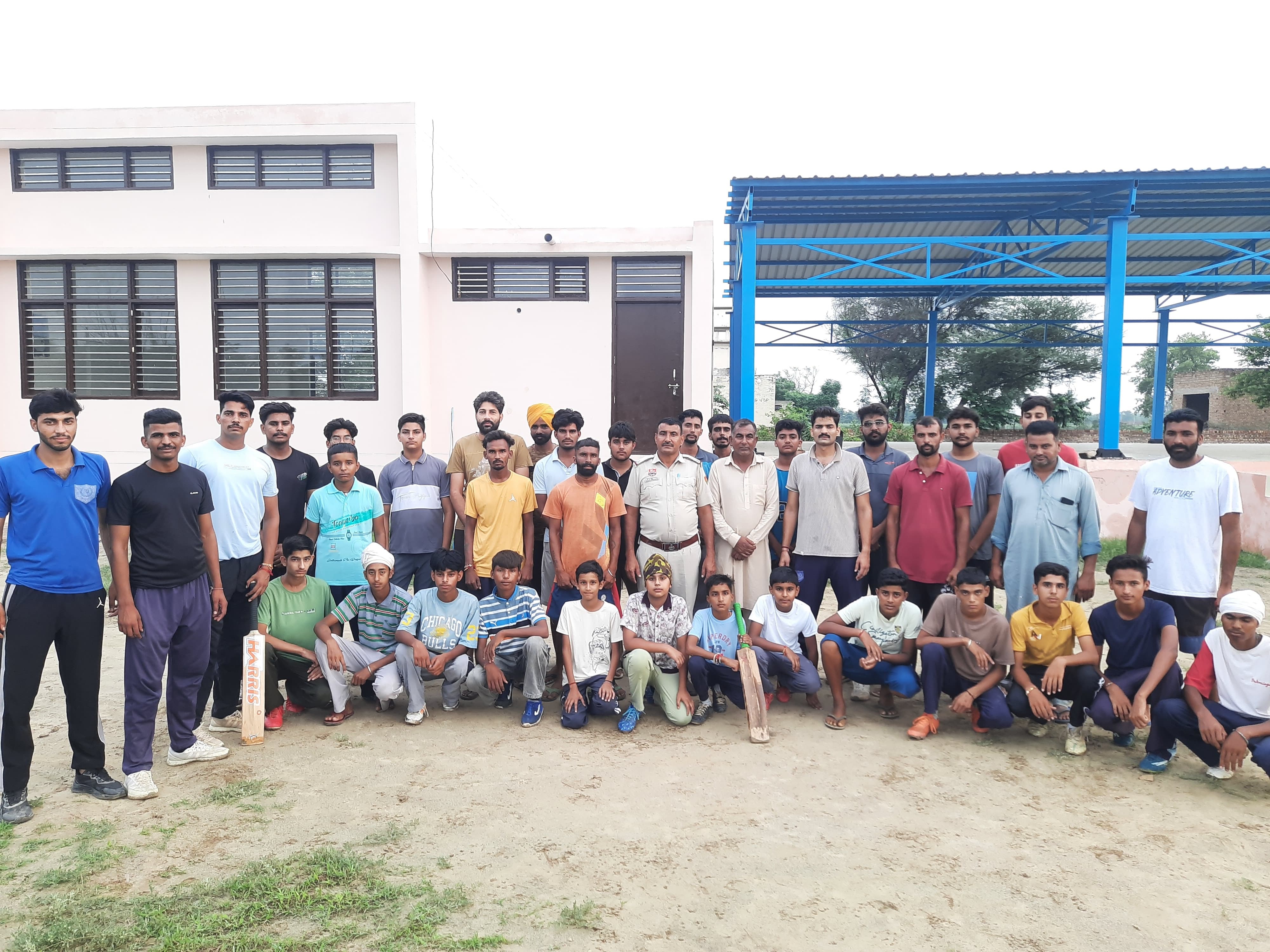 डबवाली पुलिस गांव मिठड़ी खेल स्टेडियम में पहुंचकर बच्चों को खेलो व नशा के बारे में जागरूक करते डबवाली पुलिस गांव मिठड़ी खेल स्टेडियम में पहुंचकर बच्चों को खेलो व नशा के बारे में जागरूक करते