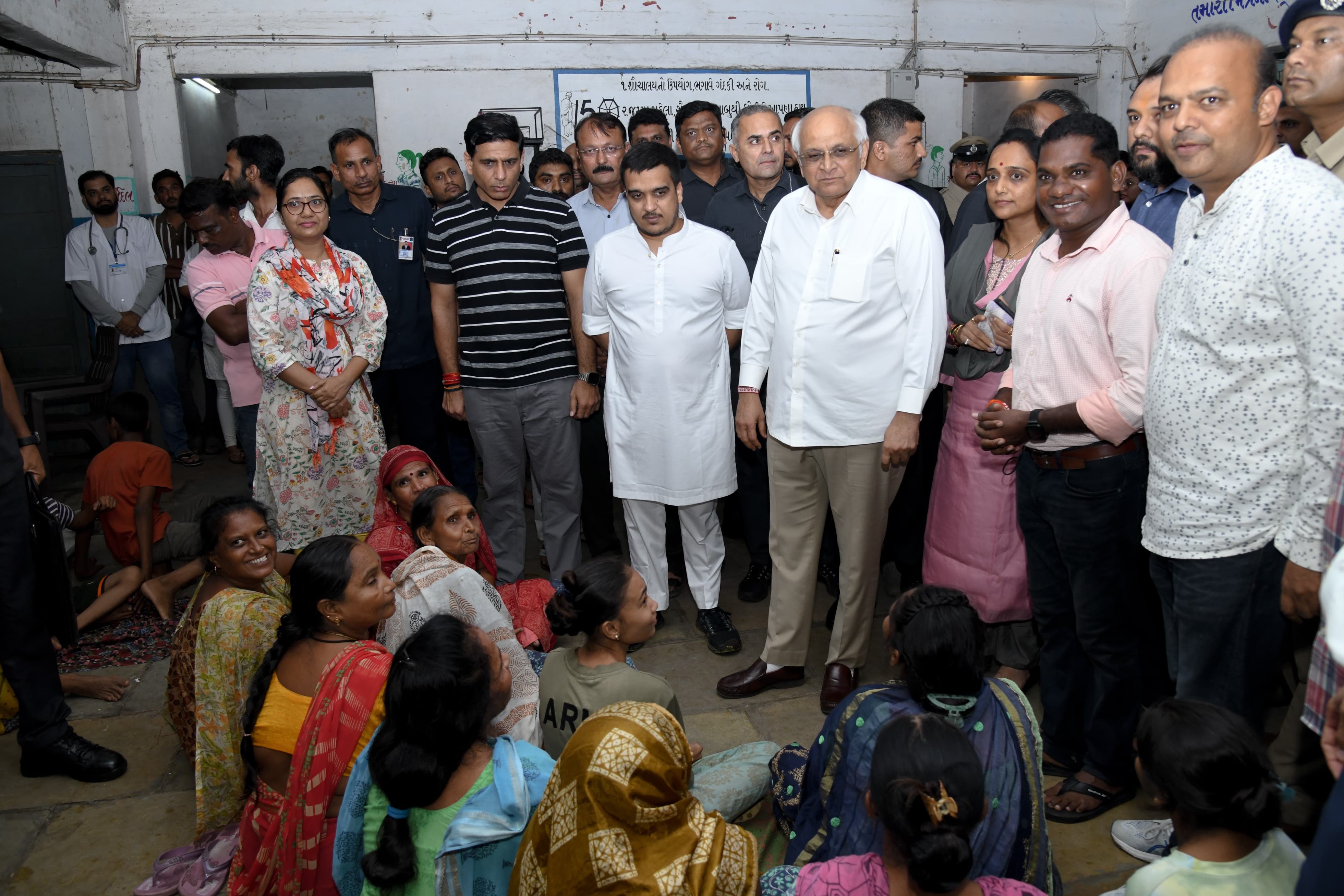 Chief Minister spoke to disaster victims at shelter homes in Vadodara Chief Minister spoke to disaster victims at shelter homes in Vadodara