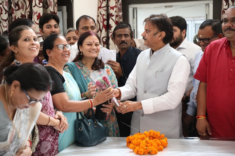 रीवाः उप मुख्यमंत्री शुक्ल के प्रति शासकीय पॉलीटेक्निक महाविद्यालय के प्राध्यापकों ने कृतज्ञता व्यक्त की रीवाः उप मुख्यमंत्री शुक्ल के प्रति शासकीय पॉलीटेक्निक महाविद्यालय के प्राध्यापकों ने कृतज्ञता व्यक्त की