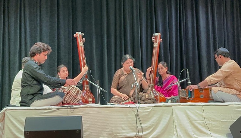 दिल्ली में मध्यप्रदेश उत्सव का पहला दिनः कलापिनी कोमकली ने दी शास्त्रीय गायन की प्रस्तुति दिल्ली में मध्यप्रदेश उत्सव का पहला दिनः कलापिनी कोमकली ने दी शास्त्रीय गायन की प्रस्तुति