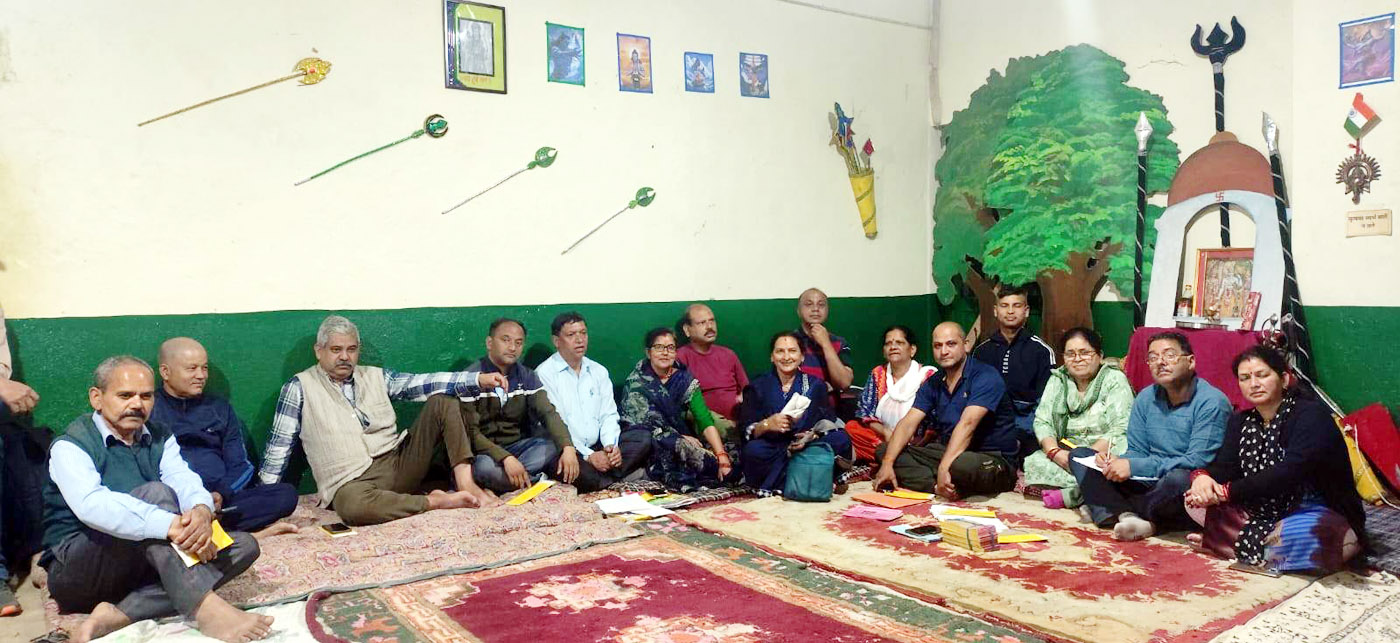 आदर्श रामलीला कमेटी सूखाताल की कार्यकारिणी की बैठक में मौजूद कार्यकर्ता एवं पदाधिकारी। आदर्श रामलीला कमेटी सूखाताल की कार्यकारिणी की बैठक में मौजूद कार्यकर्ता एवं पदाधिकारी।
