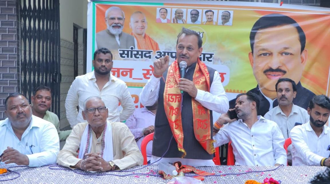 आमजनता की समस्याओं का निस्तारण और कानपुर का संपूर्ण विकास हमारी प्राथमिकता: रमेश अवस्थी आमजनता की समस्याओं का निस्तारण और कानपुर का संपूर्ण विकास हमारी प्राथमिकता: रमेश अवस्थी