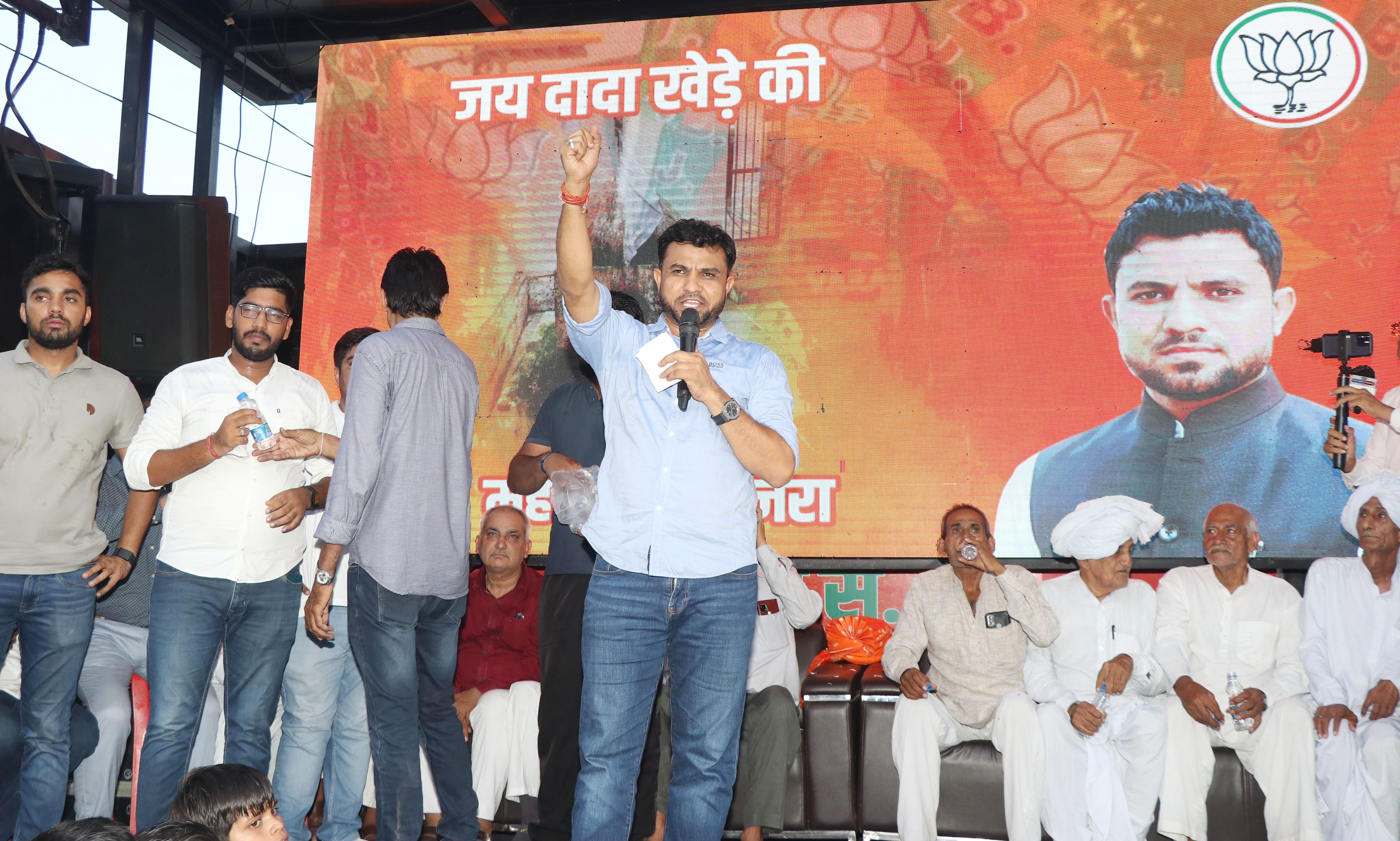 31 Snp-2, 2A सोनीपत: ग्रामीणों को संबोधित करते हुए 31 Snp-2, 2A सोनीपत: ग्रामीणों को संबोधित करते हुए