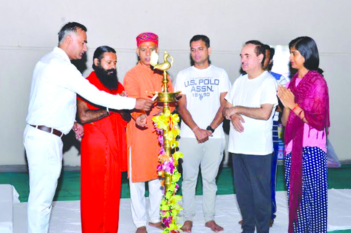 कार्यशाला का शुभारम्भ करते हुए कार्यशाला का शुभारम्भ करते हुए