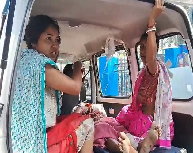 Husband attacked wife and daughter with a sharp weapon Husband attacked wife and daughter with a sharp weapon