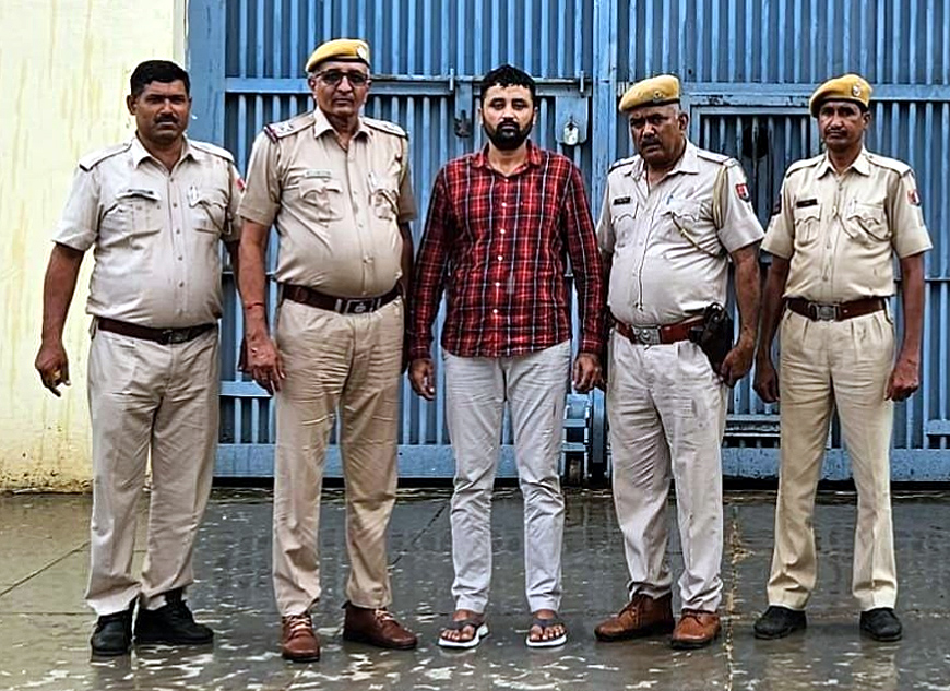 हिस्ट्रीशीटर और हार्डकोर अपराधी कमल डेलू राजपासा एक्ट में निरुद्ध, 15 गंभीर प्रकरण दर्ज के बाद भेजा जेल हिस्ट्रीशीटर और हार्डकोर अपराधी कमल डेलू राजपासा एक्ट में निरुद्ध, 15 गंभीर प्रकरण दर्ज के बाद भेजा जेल