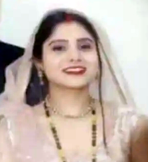 मृतका चंचल का फाइल फोटो मृतका चंचल का फाइल फोटो
