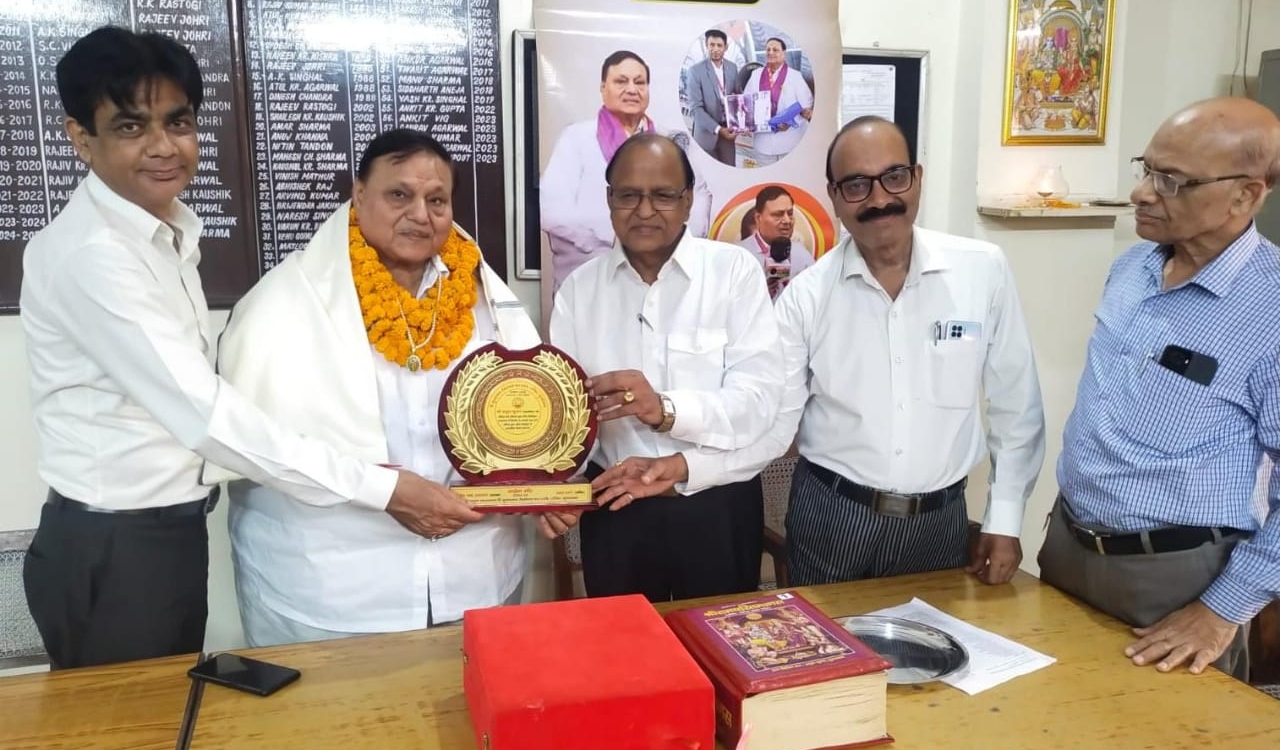 एशिया बुक आफ अवार्ड से सम्मानित अतुल कुमार को टैक्सेशन बार ने किया सम्मानित एशिया बुक आफ अवार्ड से सम्मानित अतुल कुमार को टैक्सेशन बार ने किया सम्मानित