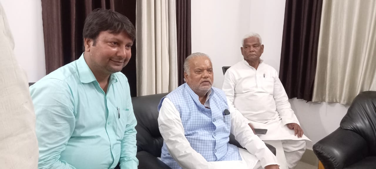 मंत्री श्रवण कुमार मंत्री श्रवण कुमार