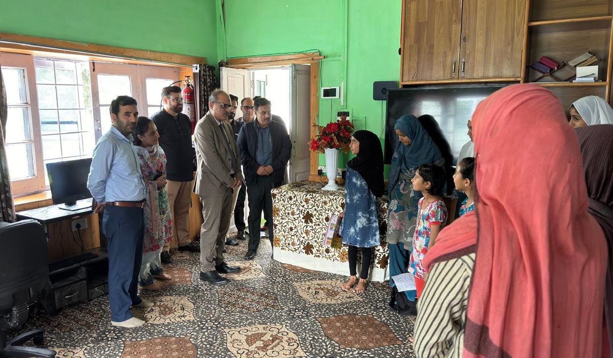 केंद्रीय अतिरिक्त सचिव ने श्रीनगर में मिशन वात्सल्य, मिशन शक्ति के अंतर्गत संस्थानों की समीक्षा की केंद्रीय अतिरिक्त सचिव ने श्रीनगर में मिशन वात्सल्य, मिशन शक्ति के अंतर्गत संस्थानों की समीक्षा की