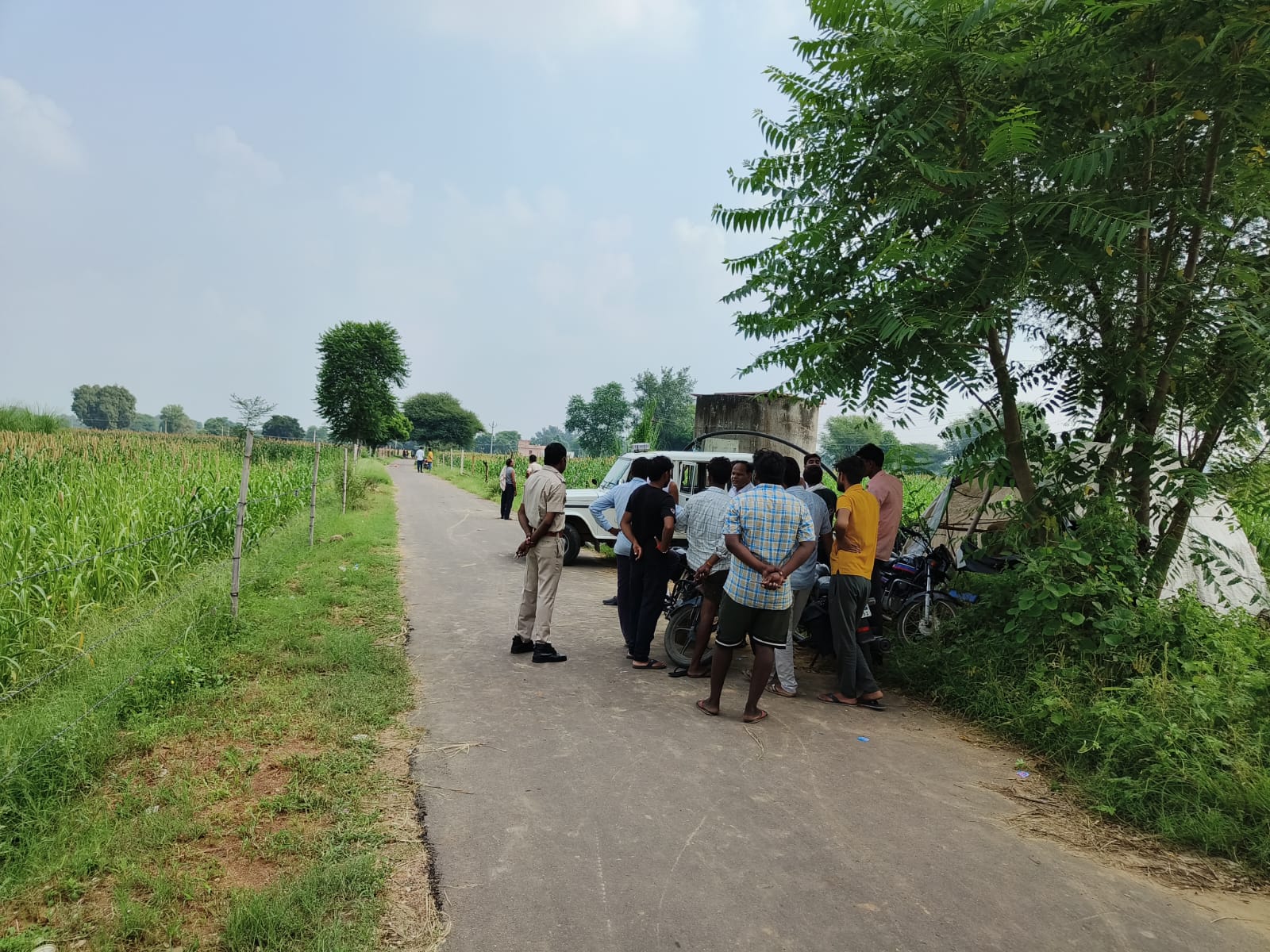 दौसा के बालाजी थाना क्षेत्र में लावारिस हालत में युवक का शव पड़ा मिला। दौसा के बालाजी थाना क्षेत्र में लावारिस हालत में युवक का शव पड़ा मिला।