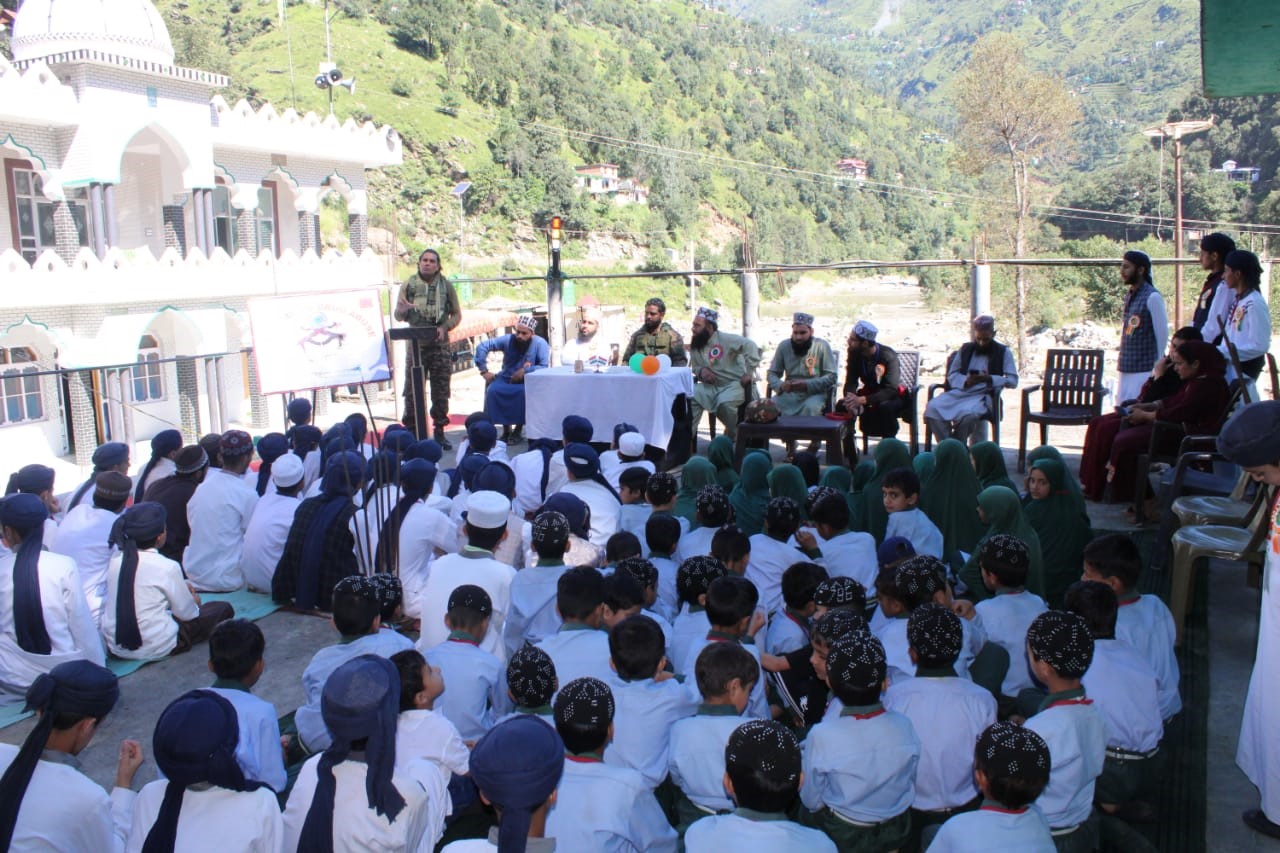 नशीली दवाओं के दुरुपयोग और सामाजिक मुद्दों पर जागरूकता फैलाई नशीली दवाओं के दुरुपयोग और सामाजिक मुद्दों पर जागरूकता फैलाई