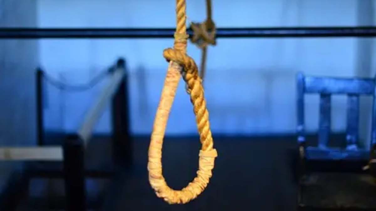 The accountant hanged himself in the hotel The accountant hanged himself in the hotel