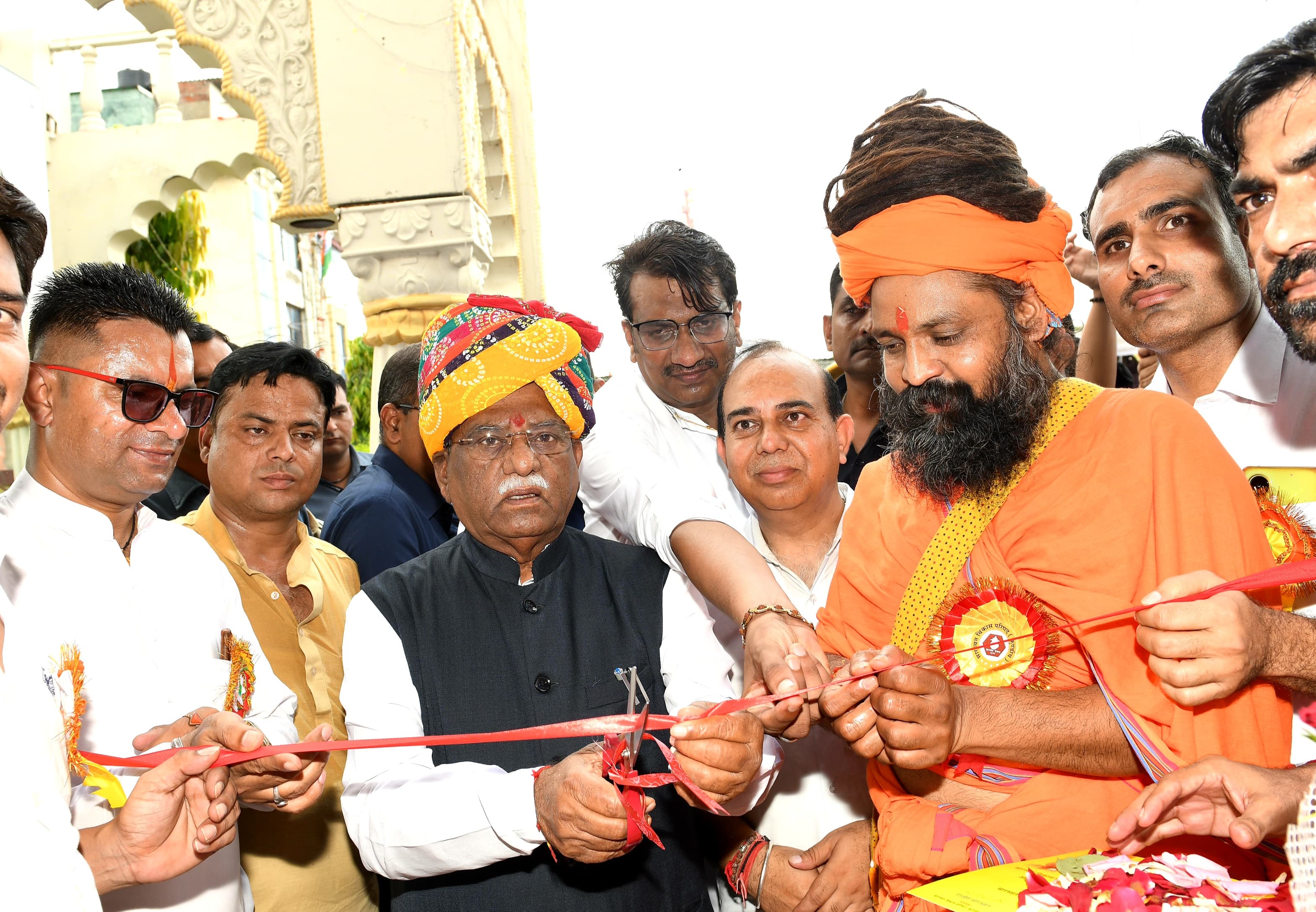 राज्यपाल बागडे ने महा रक्तदान शिविर का शुभारंभ किया राज्यपाल बागडे ने महा रक्तदान शिविर का शुभारंभ किया