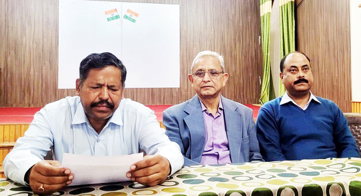 पत्रकार वार्ता में आयोजन की जानकारी देते प्रधानाचार्य एवं अन्य। पत्रकार वार्ता में आयोजन की जानकारी देते प्रधानाचार्य एवं अन्य।