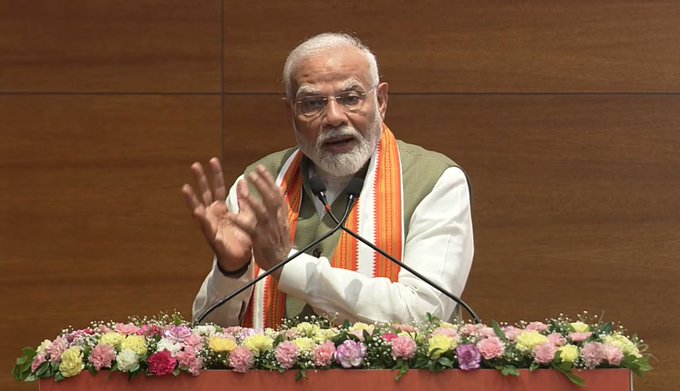 भाजपा मुख्यालय में सोमवार को सदस्यता अभियान को संबोधित करते प्रधानमंत्री नरेन्द्र मोदी भाजपा मुख्यालय में सोमवार को सदस्यता अभियान को संबोधित करते प्रधानमंत्री नरेन्द्र मोदी