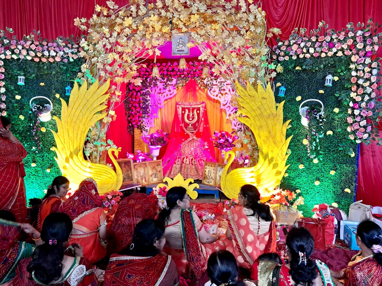राणी सती दादी जी का भव्य दरबार सजाया गया राणी सती दादी जी का भव्य दरबार सजाया गया
