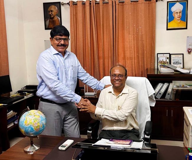इविवि के रजिस्ट्रार इविवि के रजिस्ट्रार