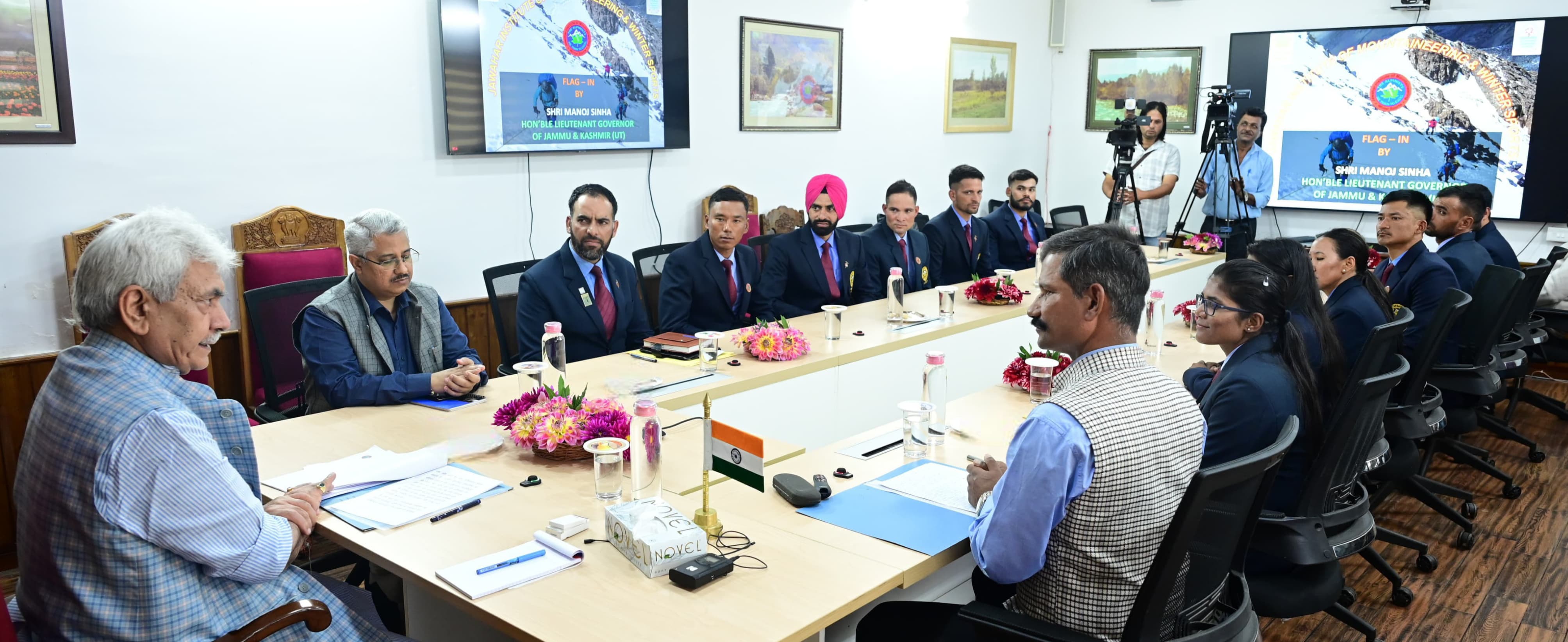 उपराज्यपाल ने जेआईएम एंड डब्ल्यूएस पहलगाम के पर्वतारोहण अभियान के ध्वजारोहण समारोह में भाग लिया उपराज्यपाल ने जेआईएम एंड डब्ल्यूएस पहलगाम के पर्वतारोहण अभियान के ध्वजारोहण समारोह में भाग लिया