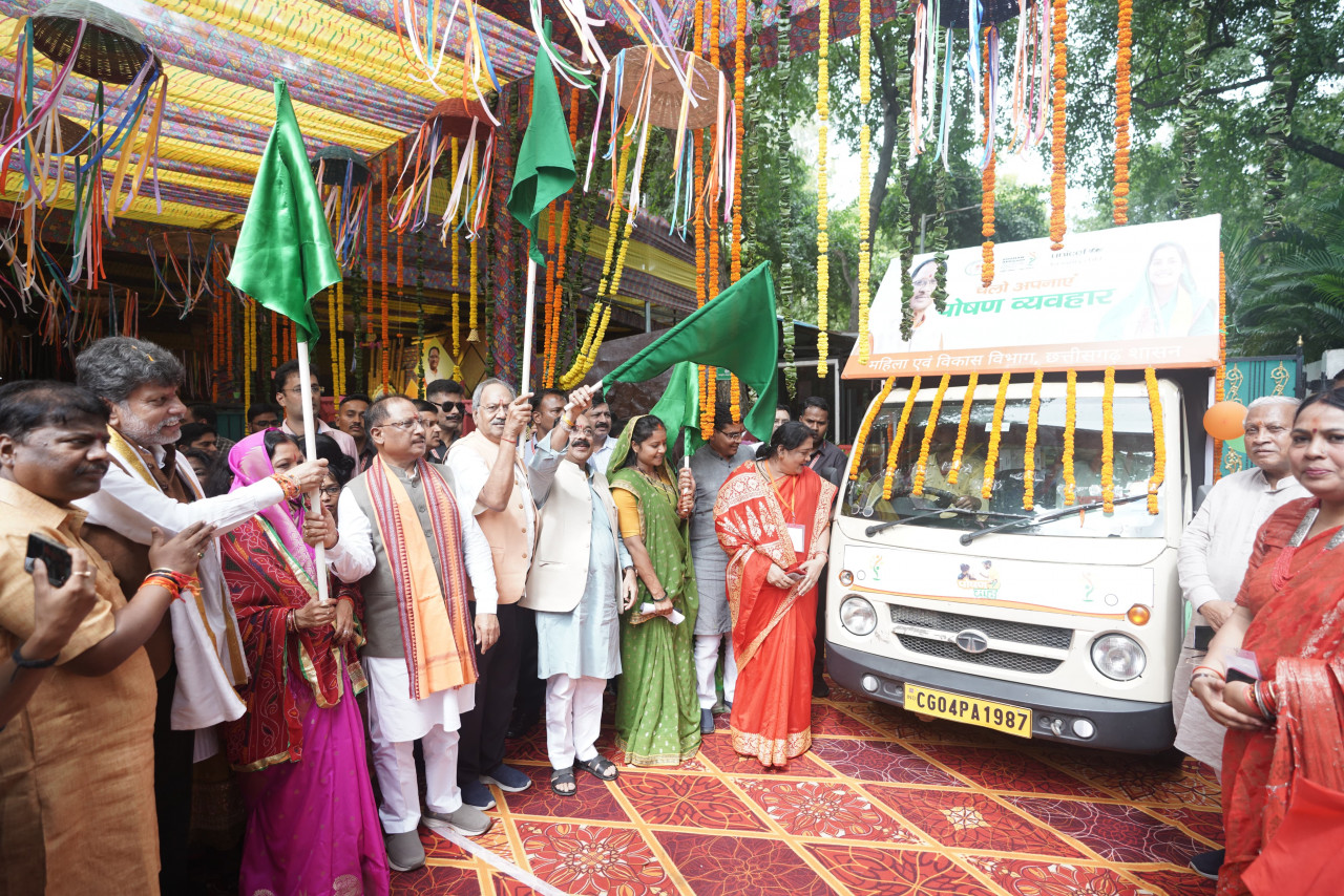 महिला एवं बाल विकास द्वारा संचालित पोषण रथ को हरी झंडी महिला एवं बाल विकास द्वारा संचालित पोषण रथ को हरी झंडी